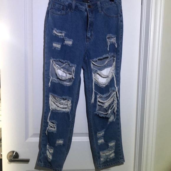 Fashion Nova  distressed jeans - Picture 2 of 8